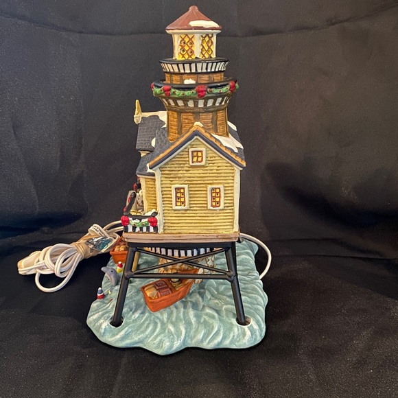 Snow Village Christmas Cove Lighthouse Water 9.5” - Picture 2 of 6